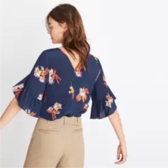 Madewell Tops - Madewell Navy 100% Silk Ruffle Sleeve Cactus Flower Print Blouse Size XS